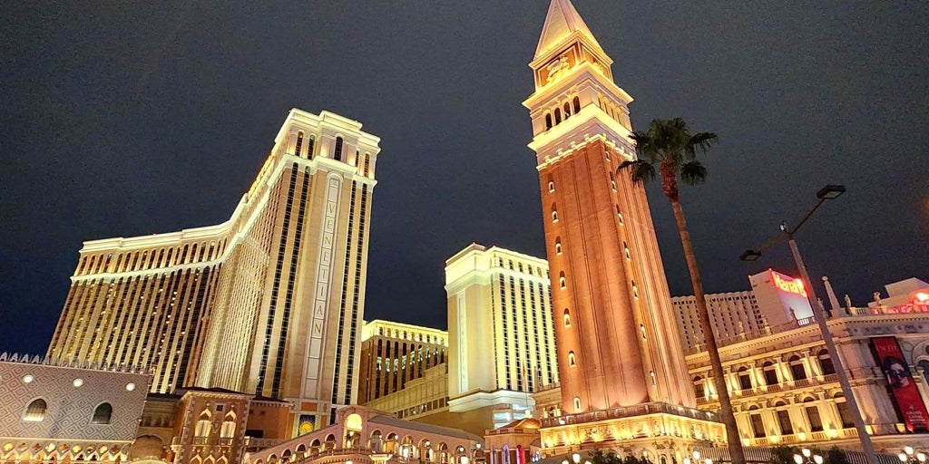 Casinos, cruceros y bancos: así es el nuevo dueño billonario del Atlético