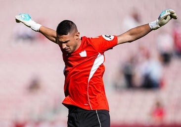 Vlachodimos y sus opciones de prolongar su estancia en el Sevilla FC