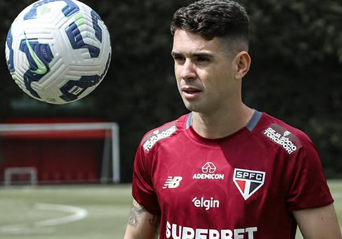 Oscar, durante un entrenamiento con el Sao Paulo