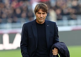 Conte se toma una insólita semana sabática en medio de la crisis del Nápoles