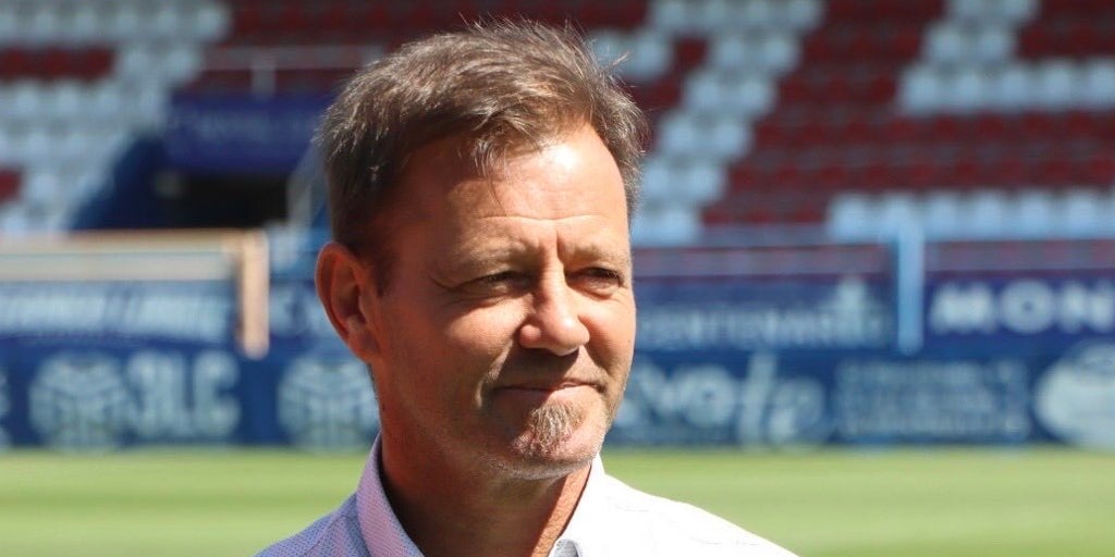 Manuel Mosquera, director deportivo del Extremadura, avisa al Sevilla: «Hace faltar perder el respeto en el campo»