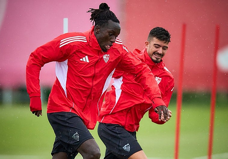 Almeyda cuenta con diez futbolistas en el penúltimo entrenamiento de la semana del Sevilla
