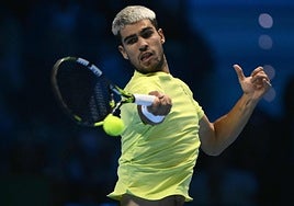 Alcaraz arrolla a Aliassime para citarse con Sinner en otra final