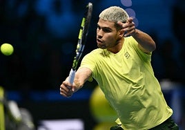 Alcaraz - Aliassime: horario, canal de televisión y dónde ver online la semifinal de las ATP Finals hoy