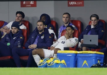 Bellingham, molesto en el banquillo tras ser relevado