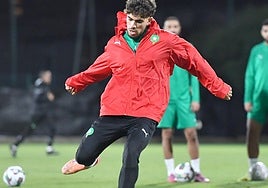 Abde se somete a pruebas médicas en Marruecos por unas molestias en el tobillo