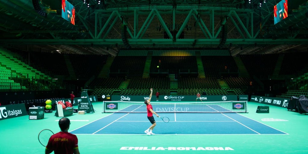 Alcaraz Loss: Tennis Shocker & Cup Upsets