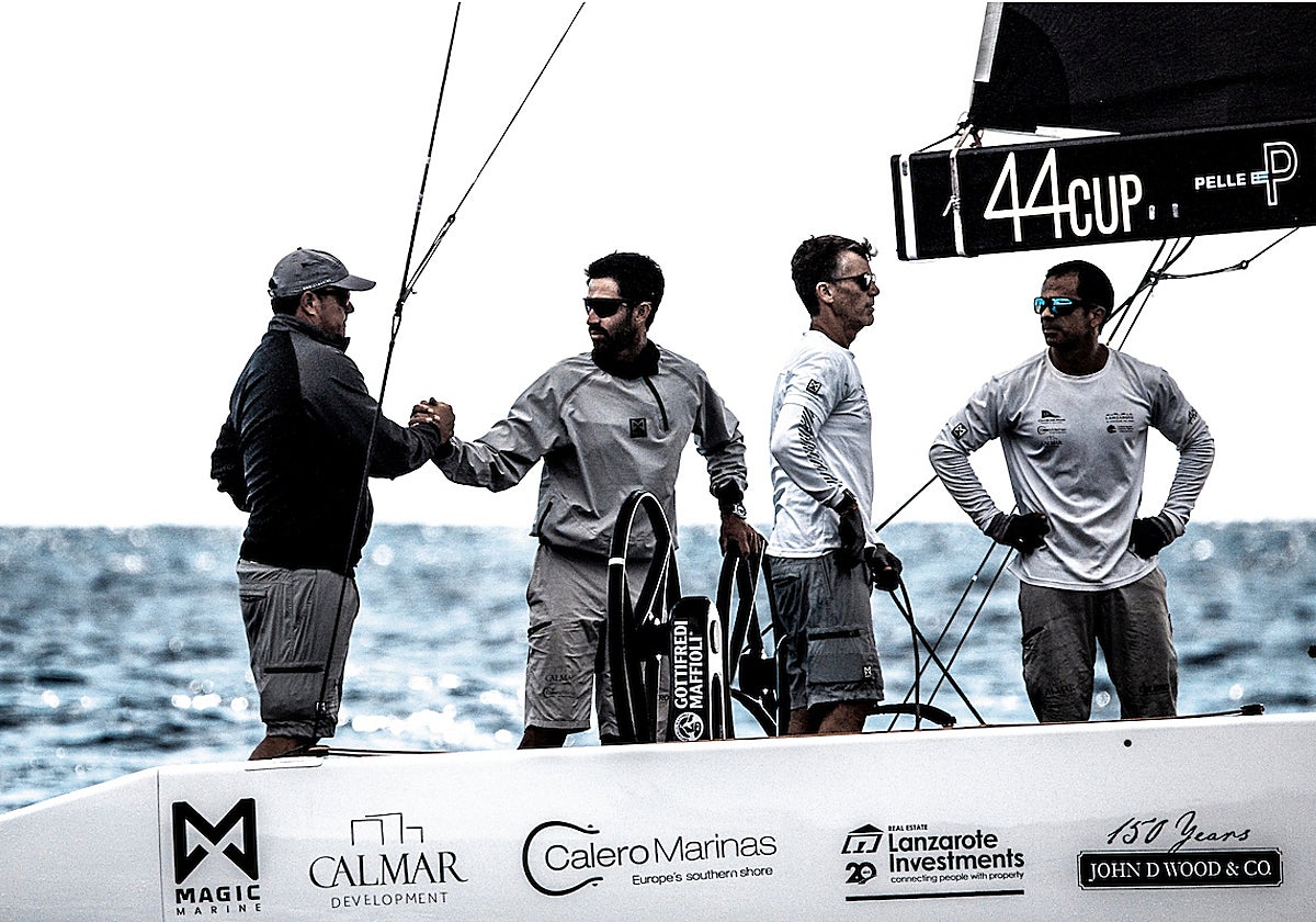 Dani Calero, Alfredo González, Nano Negrín y Alberto Padrón en la popa del Lanzarote Calero Sailing Team