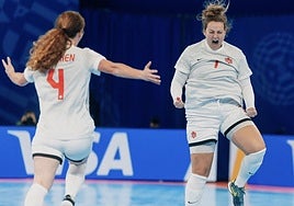 Del fútbol universitario al futsal: la gigante Gosselin se pone enfrente de España