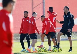 Azpilicueta suma un entrenamiento más a 48 horas del derbi