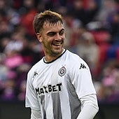 Milosevic celebra un gol con el Partizan