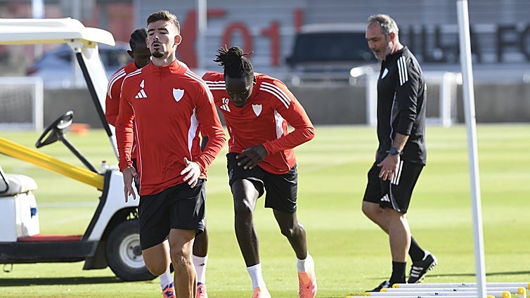 Doble oportunidad de Kike Salas para salir del ostracismo al que lo ha castigado Almeyda