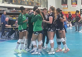 El Fundación Cajasol Andalucía pasa con sufrimiento a octavos de la CEV Challenge Cup