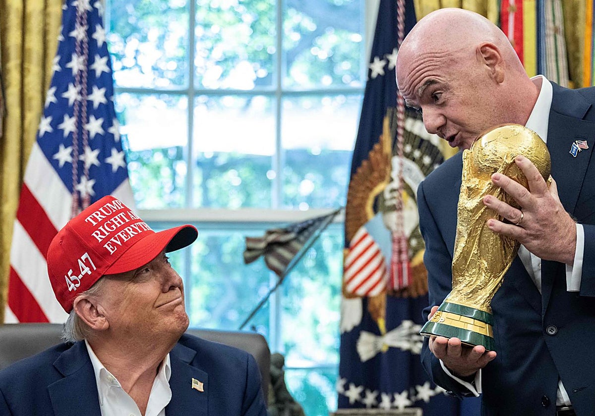 Trump, con Infantino, el presidente de la FIFA