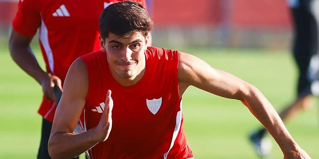 Lesión muscular para Juanlu y media docena de bajas en el Sevilla para la visita a Valencia