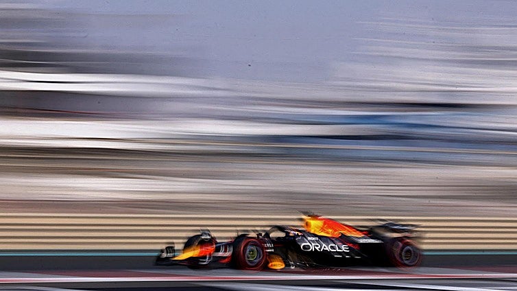 Verstappen roza la perfección y logra la pole ante Norris y Piastri