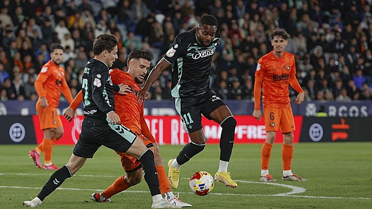 Betis position themselves for Fabio Silva