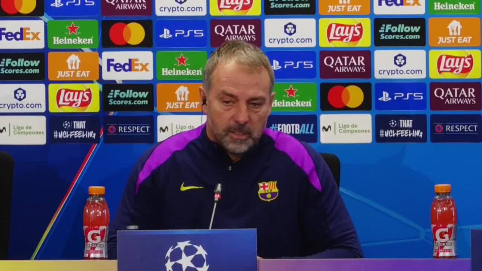 Hansi Flick: “Nos centramos en nosotros, no miramos al Madrid”