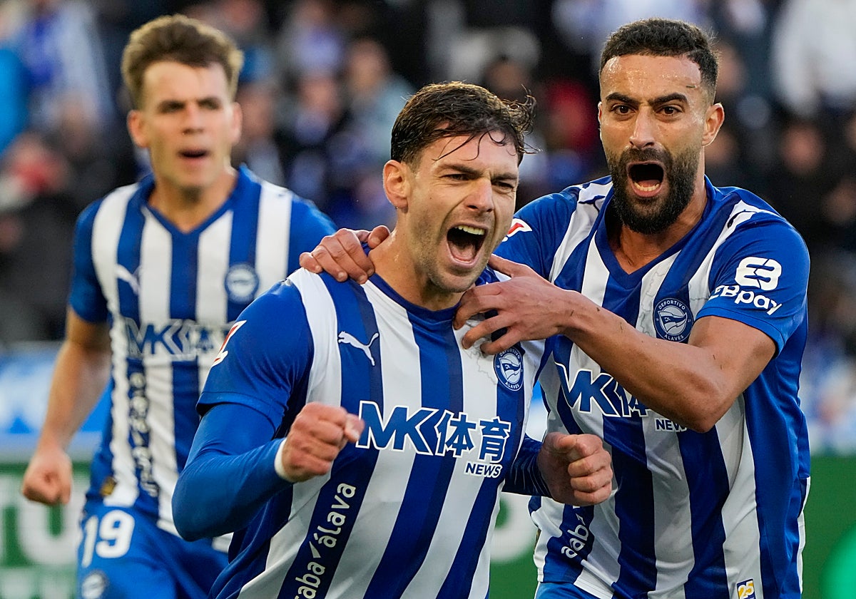 Lucas Boyé celebra su gol en el Alavés - Real Sociedad