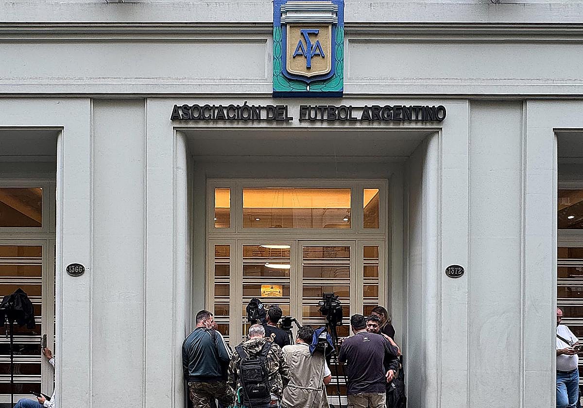 Justicia argentina ordena registros en la AFA y 17 clubes por presunto lavado de dinero
