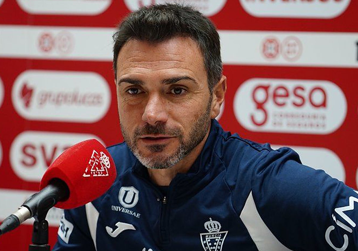 Adrián Colunga celebra jugar contra el Betis en la Copa: «Será una gran experiencia para todos»