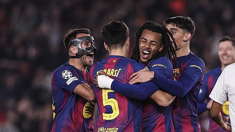 Koundé rescata al Barça de su fragilidad