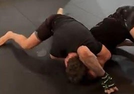 Mark Zuckerberg trata de someter a Alex Pereira