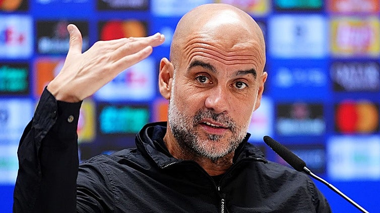 Guardiola en esencia pura: «Le diría a Xabi que mee colonia. Y como no meará colonia, le irá bien»