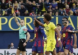 El árbitro y Joan García disimulan a un mal Barça