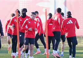 Almeyda recompone por enésima vez su defensa: la vuelta de Azpilicueta, el nuevo rol de Carmona y la incógnita de Nianzou
