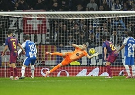 Joan García es el Balón de Oro del Barça