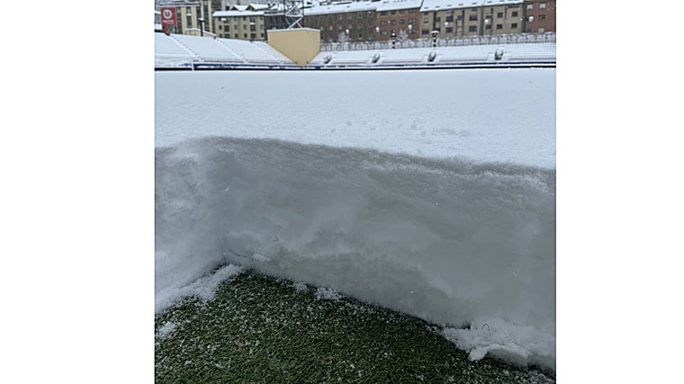 Piqué, atrapado en la nieve, pide ayuda para que el Andorra pueda jugar