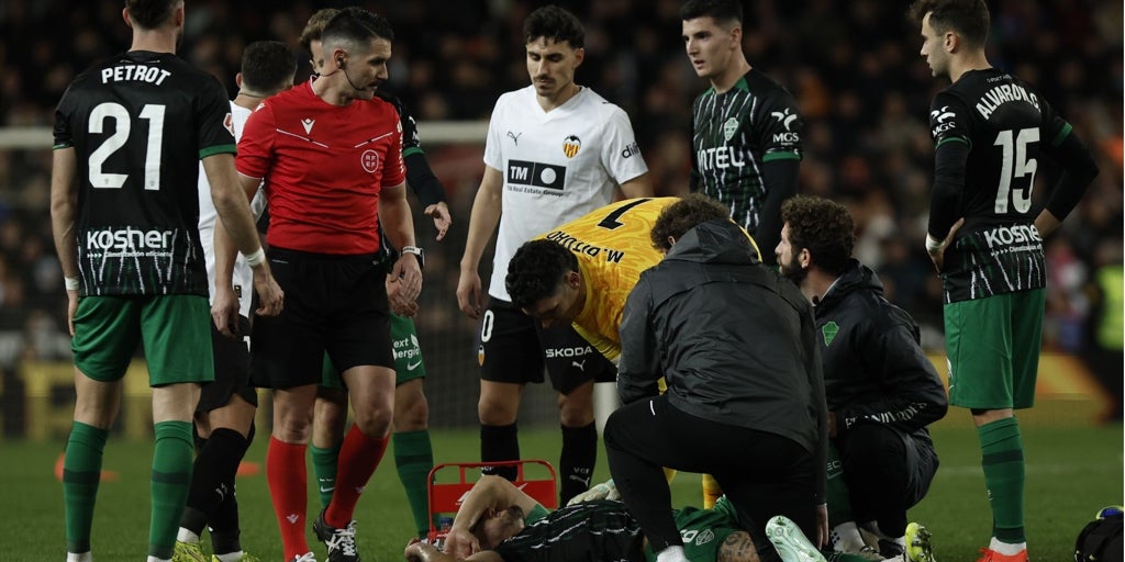 El Elche queda pendiente de la lesión de Pedro Bigas a tres días del ...