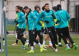 Alineaciones oficiales del Betis - Elche de la Copa del Rey 2025-2026: Bakambu vuelve a ser titular