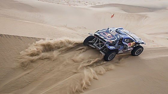 Nani Roma no se da por vencido en el Dakar y aprieta a Al-Attiyah