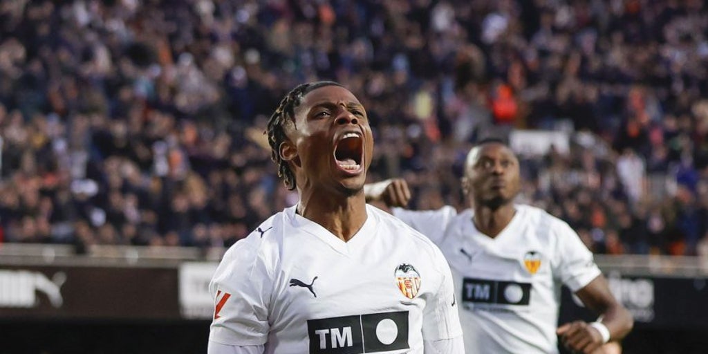 Hernández Hernández decide en el 94 la victoria del Valencia ante el Espanyol