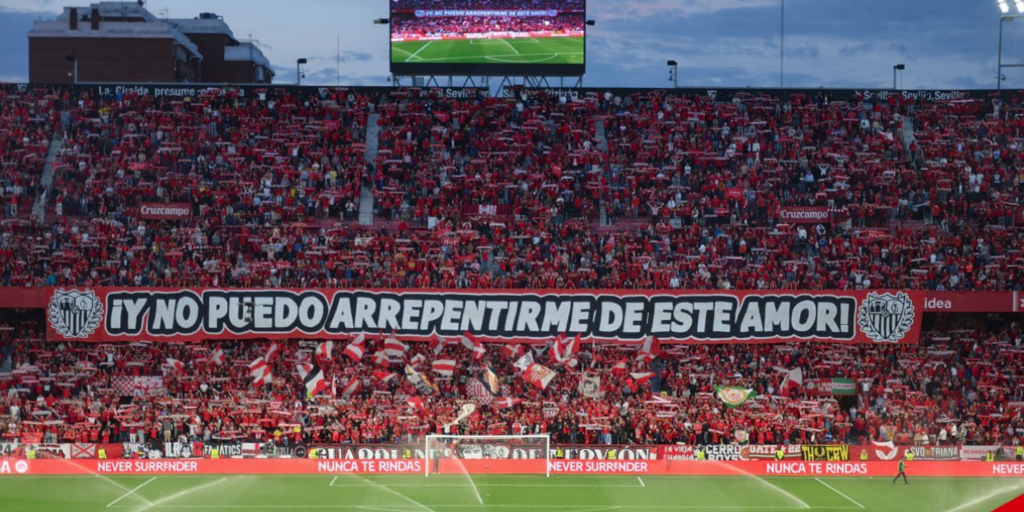 La afición del Sevilla prepara un ambiente de final para el duelo ante el Alavés