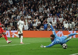 Vinicius baila al Benfica