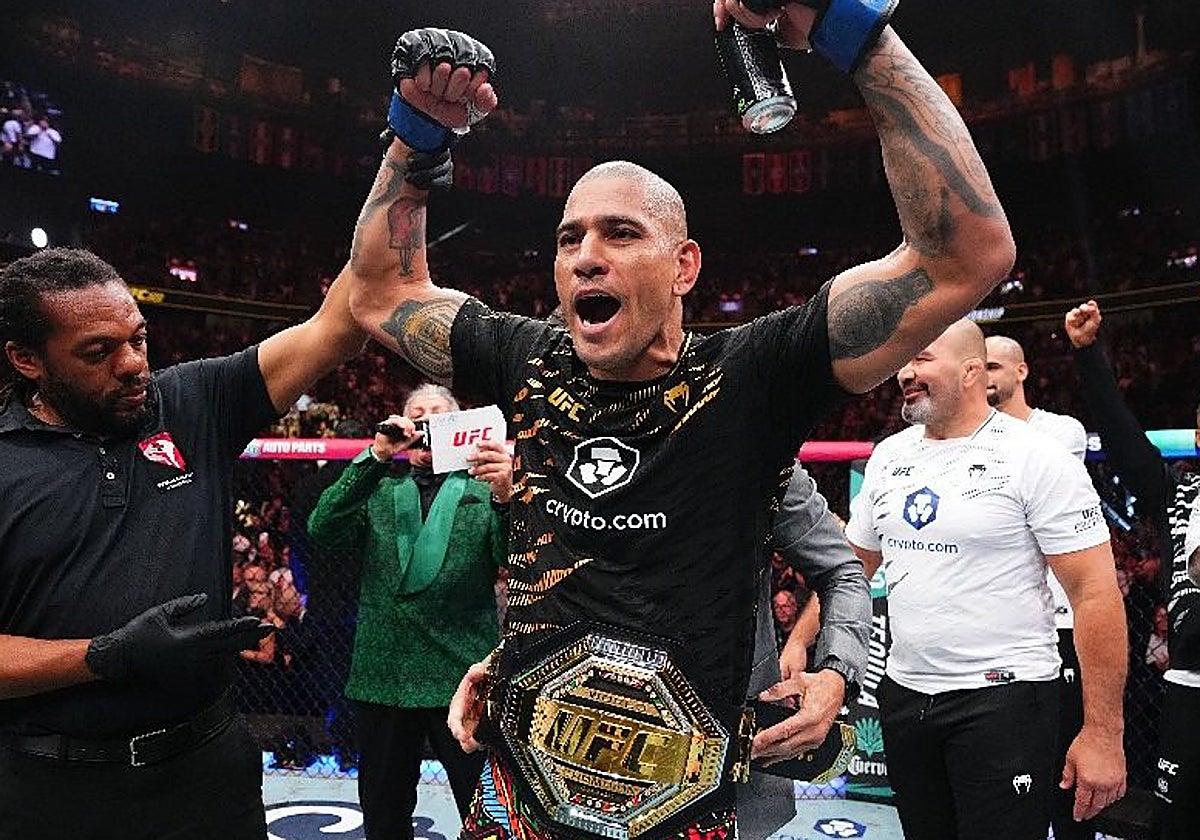 Dana White abre la puerta a que Alex Pereira intente el triple cinturón de la UFC: «Trabajaremos con él»