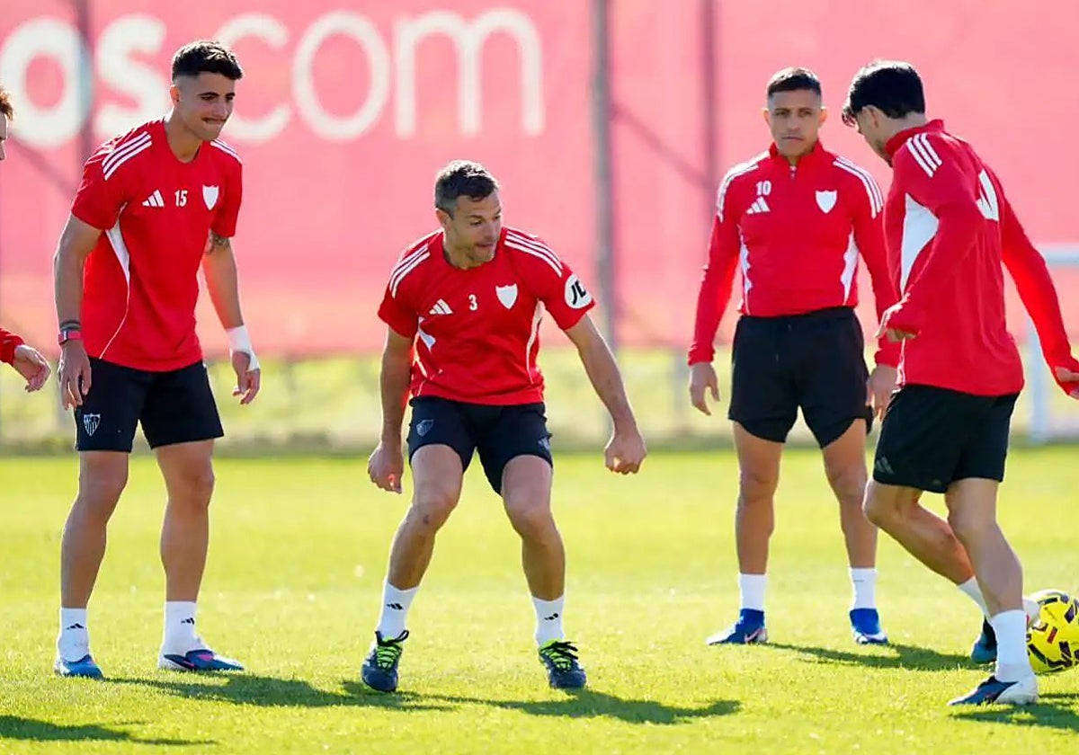 Vargas suma una sesión más en el último entrenamiento del Sevilla FC ...