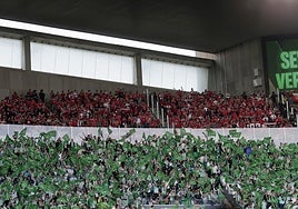 Un empate que hace más felices a los sevillistas que a los béticos