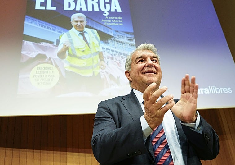 La oposición hace el ridículo y fortalece a Laporta