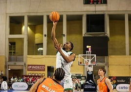 El CB Starlabs Morón asalta la cancha del líder en el último partido de Santaella (69-74)