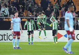 Pasar a cuartos de Europa League, un lucrativo negocio para el Betis