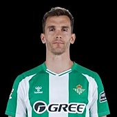 Imagen - ¿A dónde iba poniéndole la plancha al delantero después del remate teniendo una tarjeta amarilla? Vaya forma de dejar al Betis con diez.