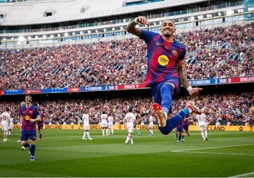 El Barça gana a un Sevilla ausente