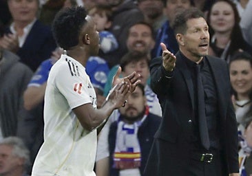 El nuevo pique Vinicius-Simeone que dejó el derbi