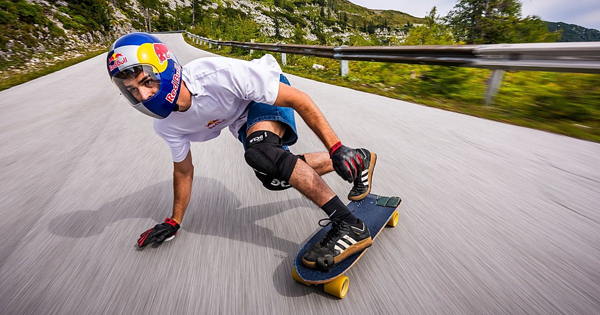 La vida a 130 km/h en monopatín: «Ojalá  llevar a alguien conmigo para que sienta lo que yo»