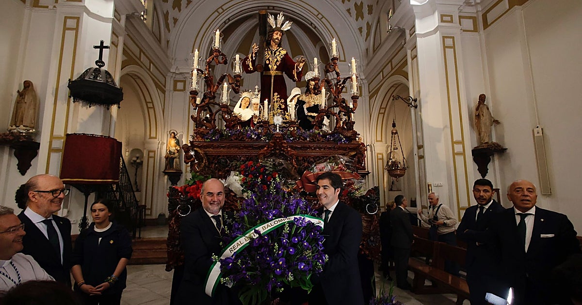 El Betis realiza este viernes su tradicional ofrenda floral al Cristo de la Misión