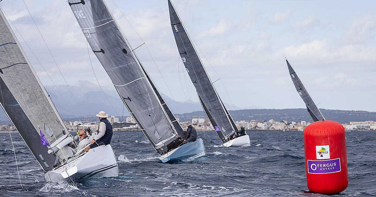Los monotipos estrenan el Trofeo Princesa Sofía en la bahía de Palma y en Andratx